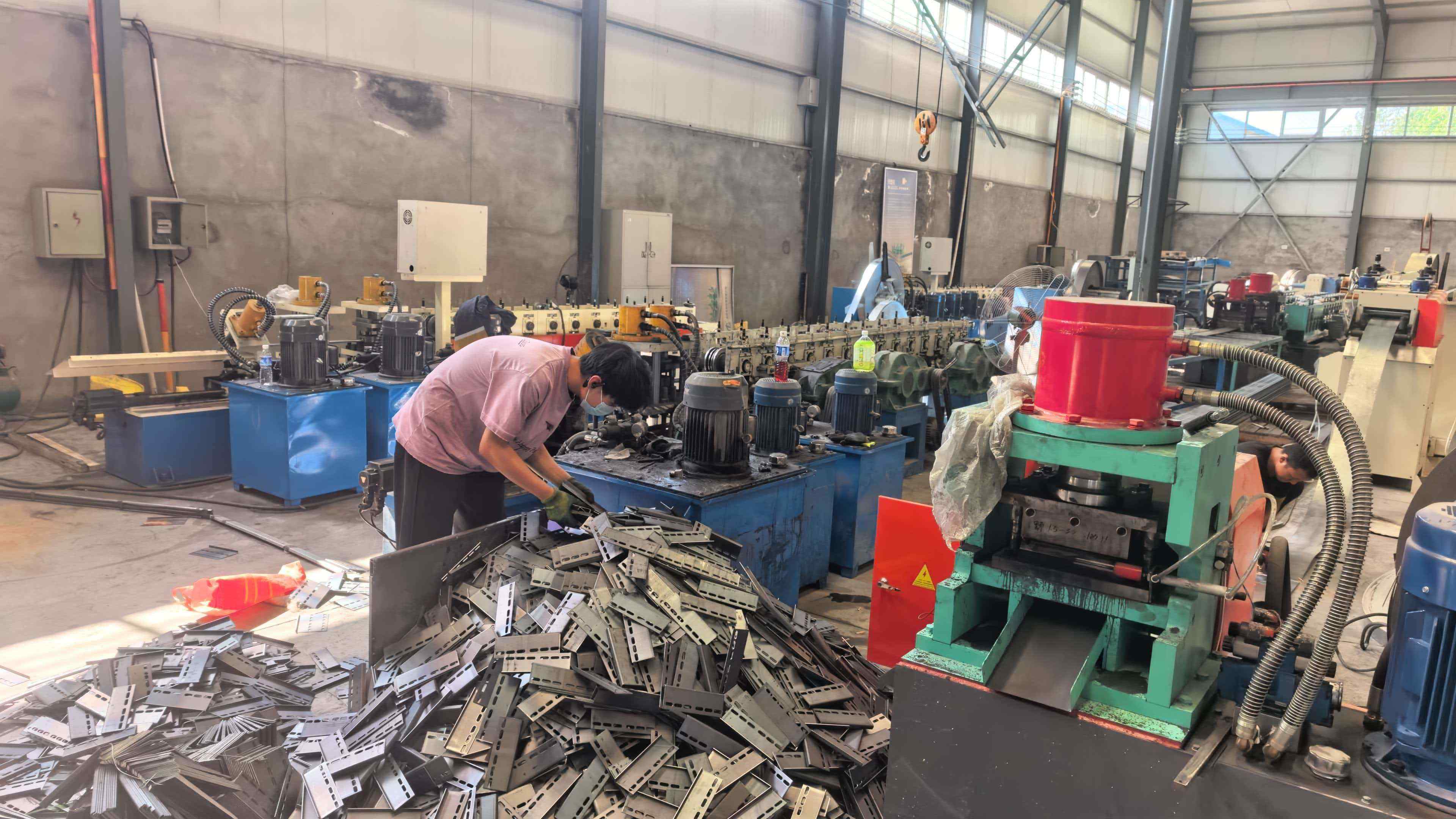新乡市桥架锌铝镁桥架 - 厂家